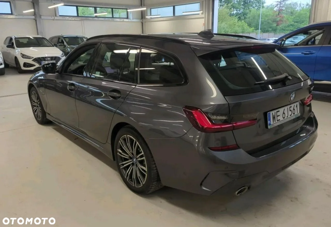 BMW Seria 3 — zdjęcie 4 z 6