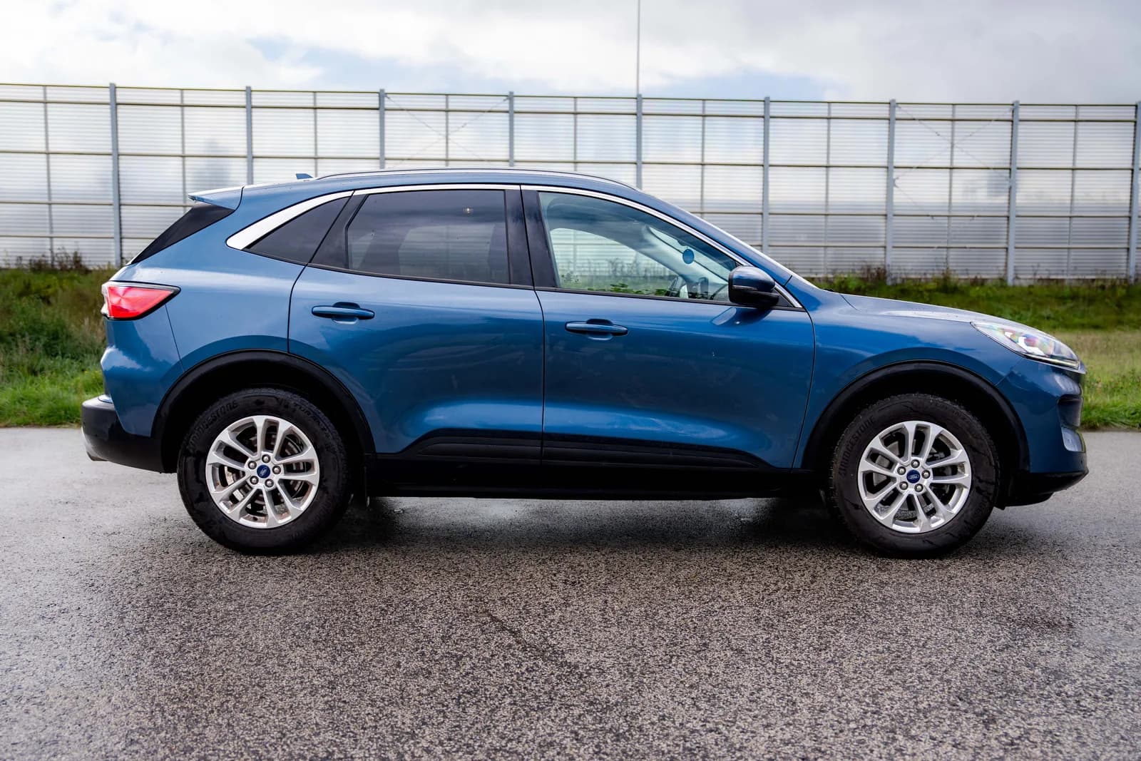 Ford Kuga — zdjęcie 9 z 26