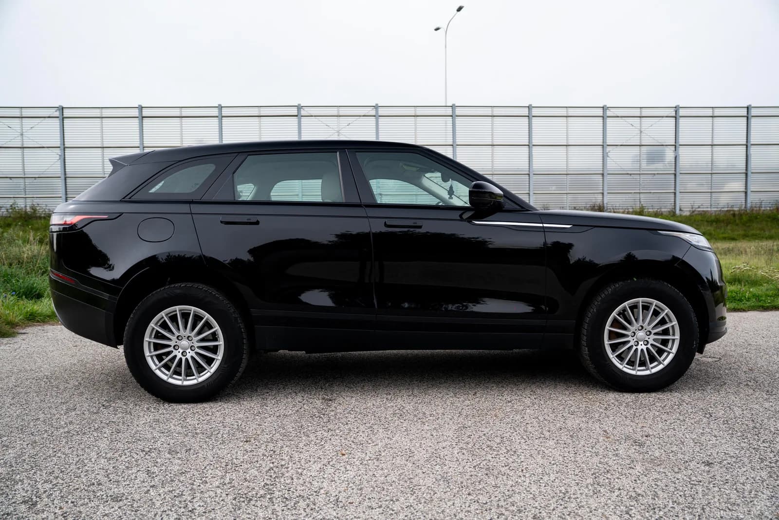 Land Rover Velar — zdjęcie 9 z 27