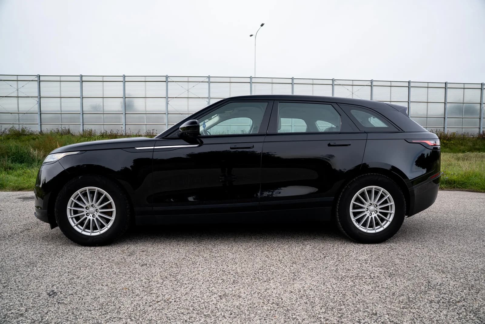 Land Rover Velar — zdjęcie 10 z 27