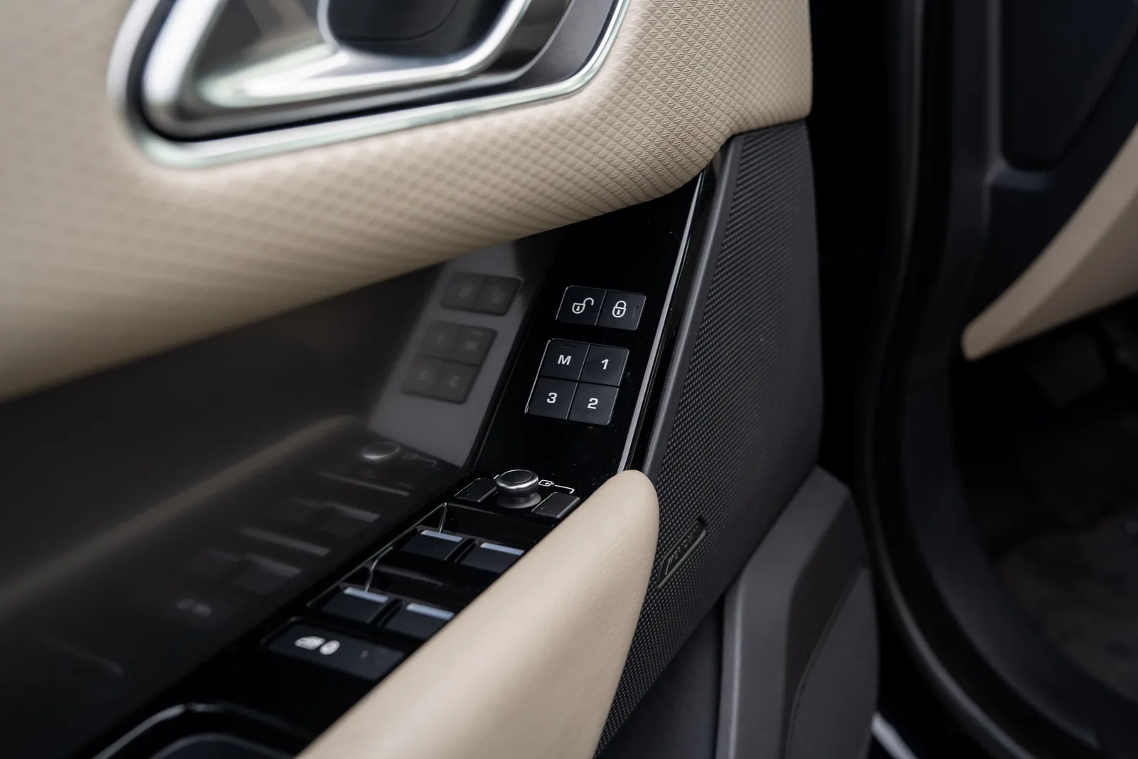 Land Rover Velar — zdjęcie 27 z 27