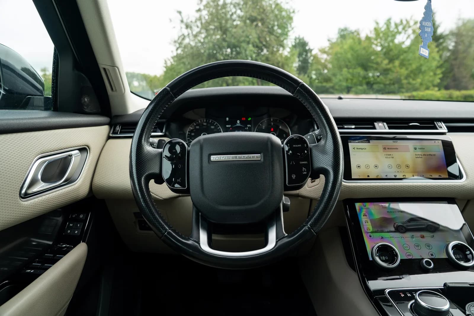 Land Rover Velar — zdjęcie 17 z 27