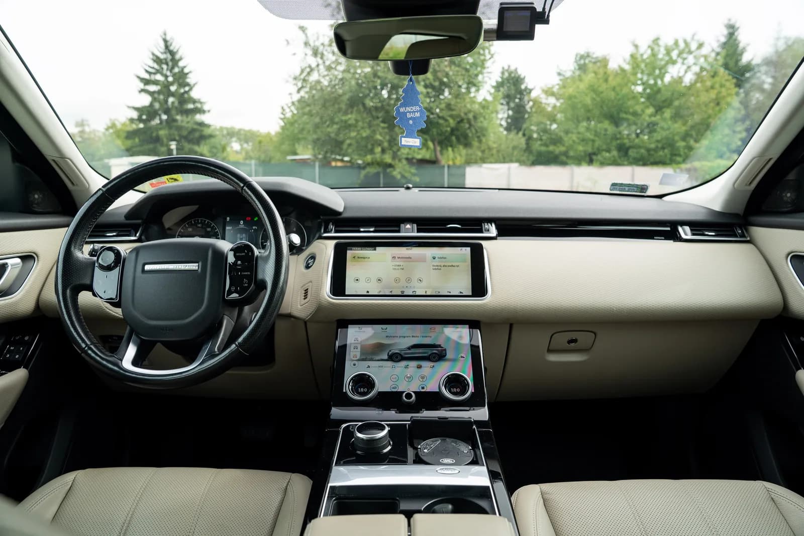Land Rover Velar — zdjęcie 18 z 27