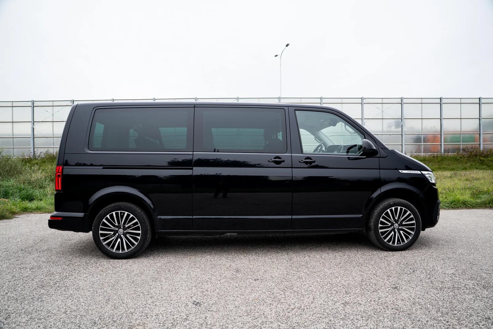 Volkswagen Caravelle — zdjęcie 9 z 30