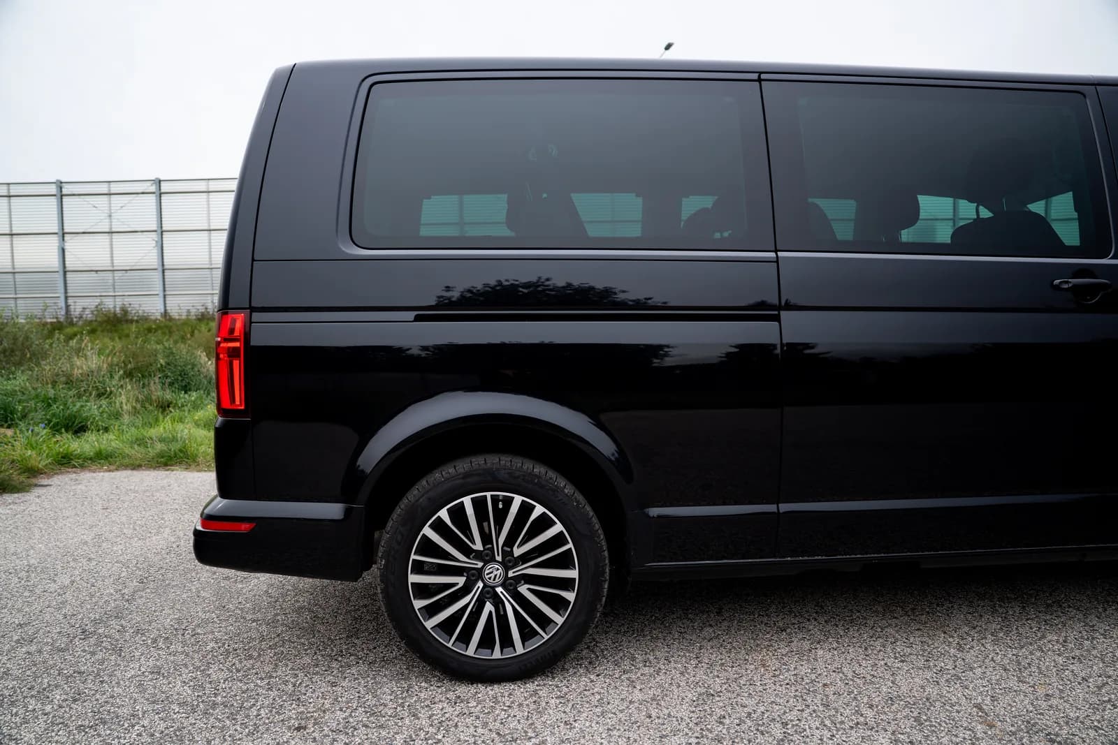 Volkswagen Caravelle — zdjęcie 7 z 30