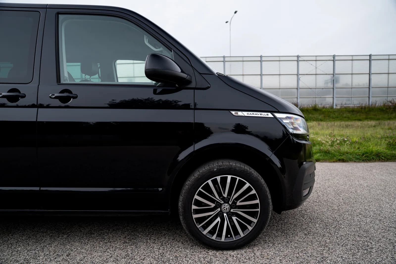 Volkswagen Caravelle — zdjęcie 8 z 30