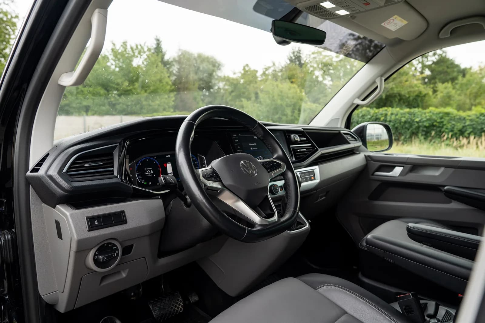 Volkswagen Caravelle — zdjęcie 18 z 30