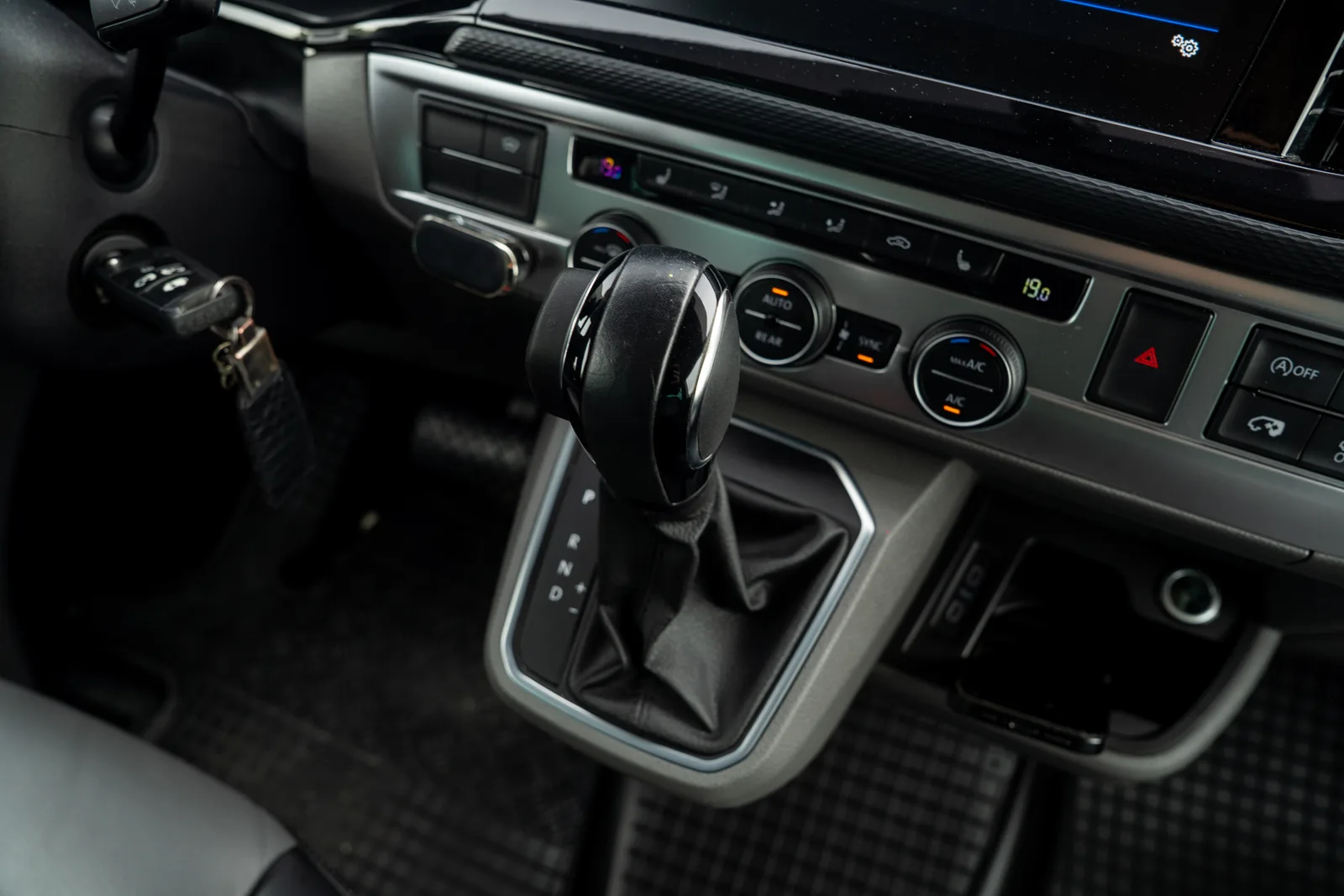 Volkswagen Caravelle — zdjęcie 22 z 30