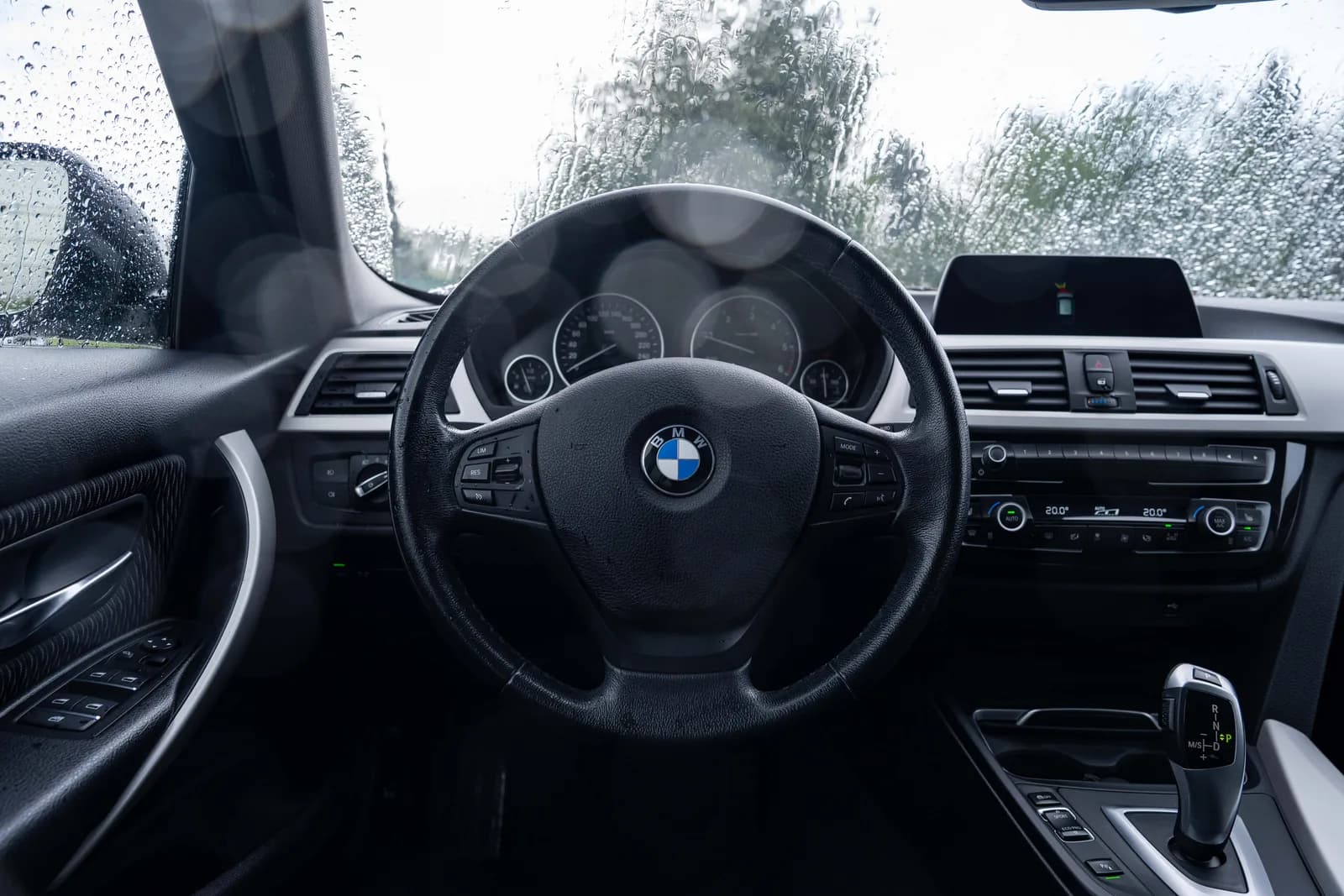 BMW Seria 3 — zdjęcie 13 z 19