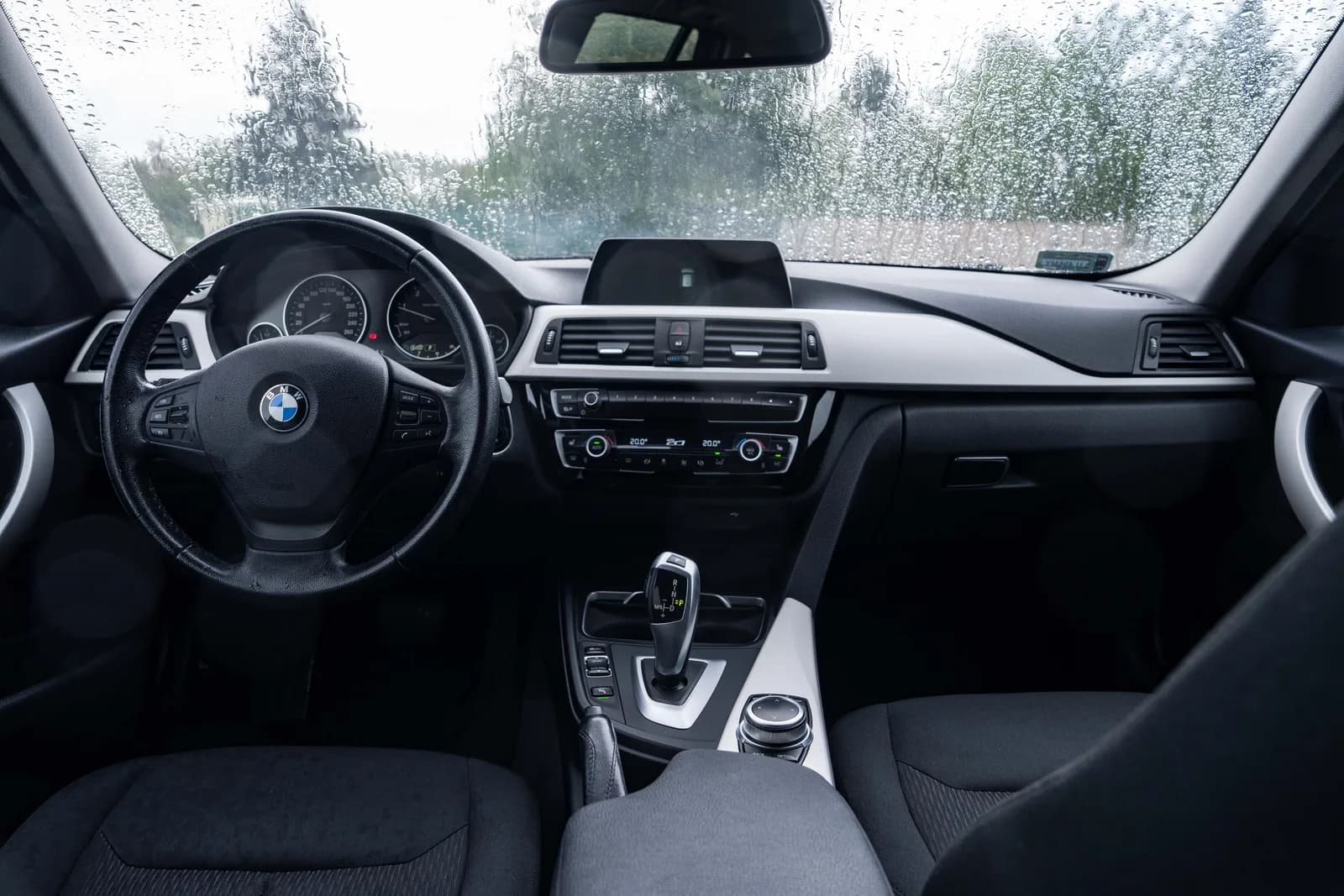 BMW Seria 3 — zdjęcie 14 z 19