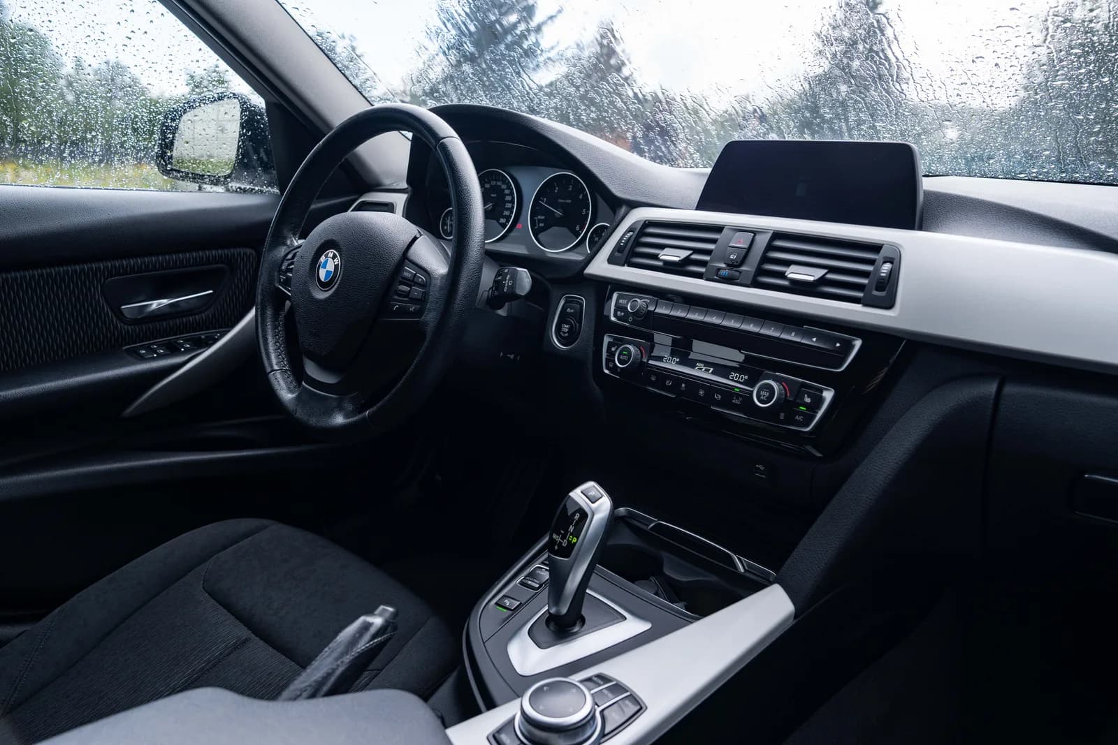 BMW Seria 3 — zdjęcie 16 z 19