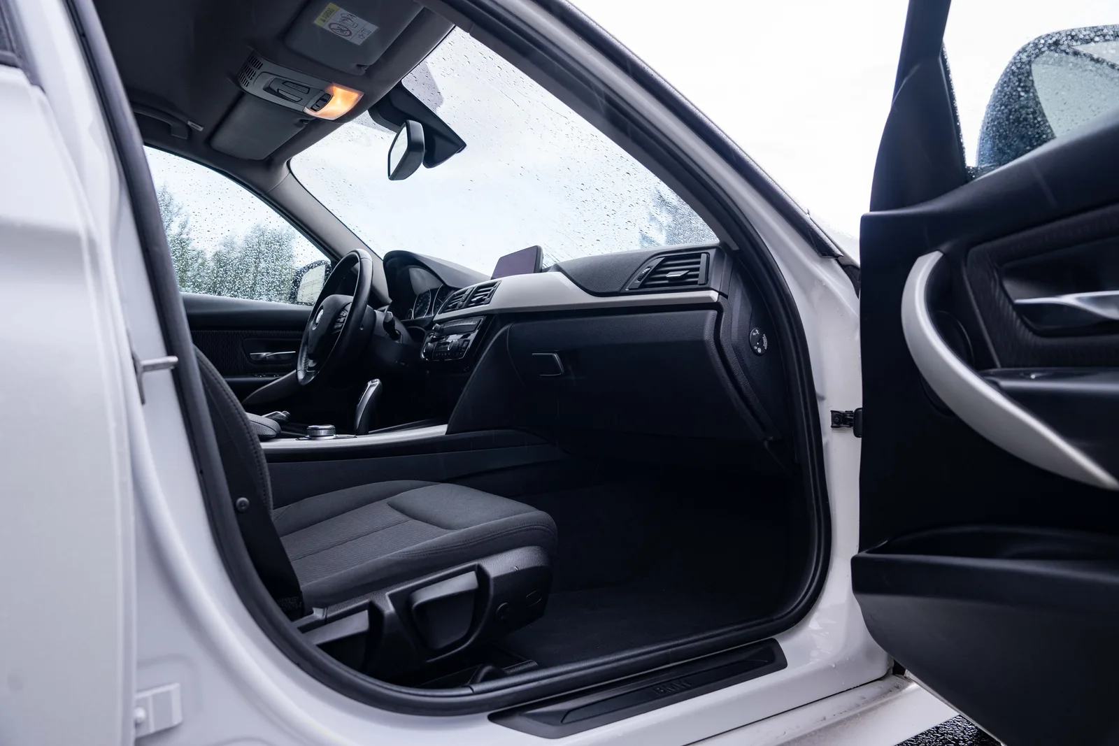 BMW Seria 3 — zdjęcie 17 z 19