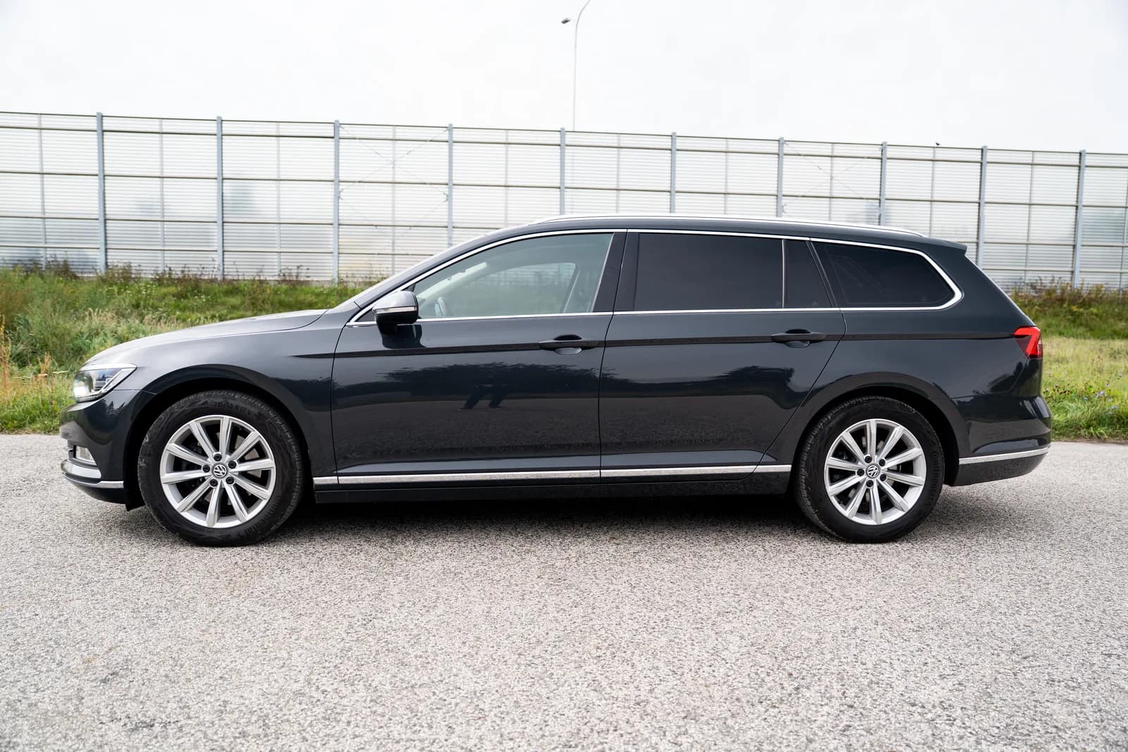 Volkswagen Passat — zdjęcie 10 z 28