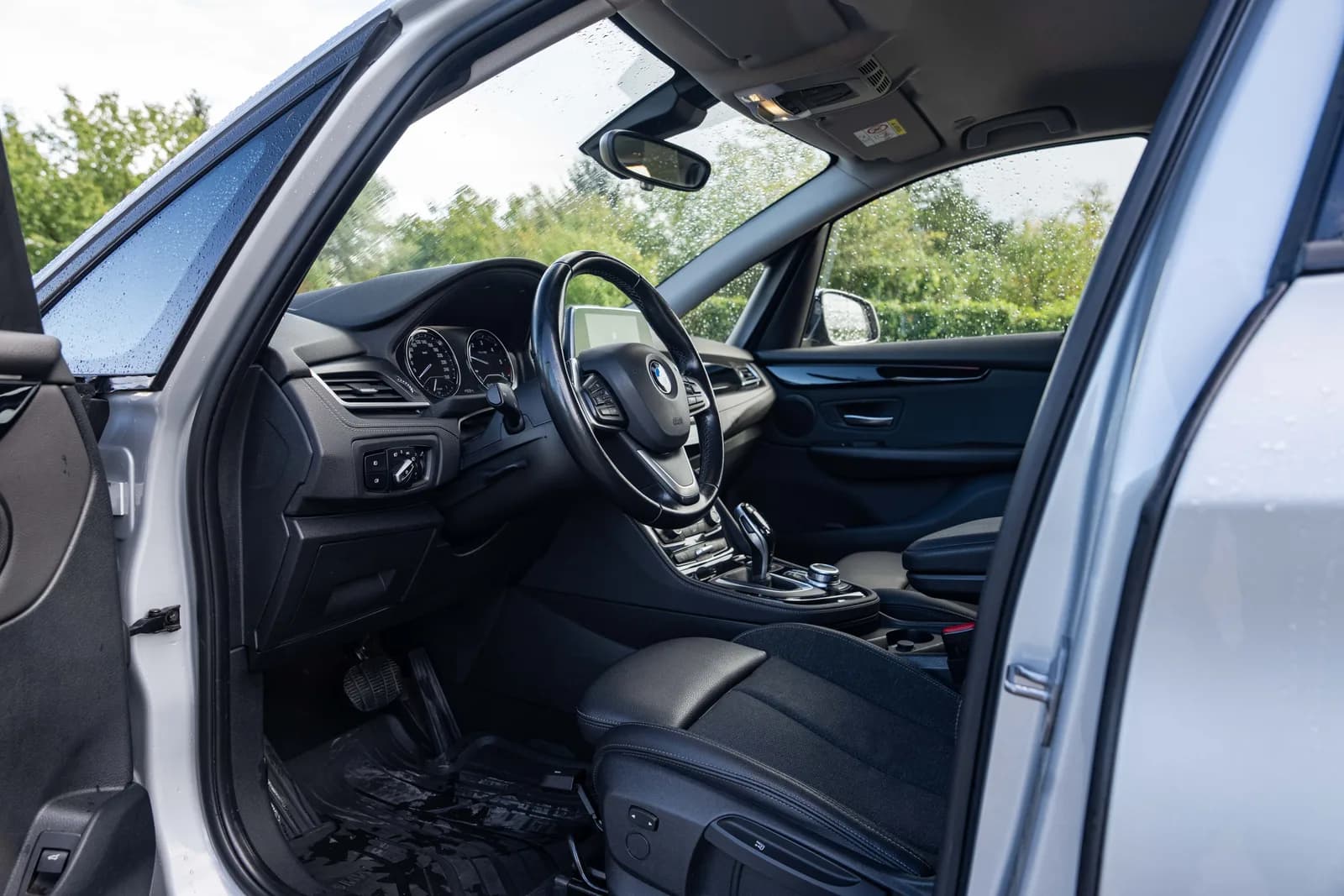 BMW Seria 2 — zdjęcie 15 z 24