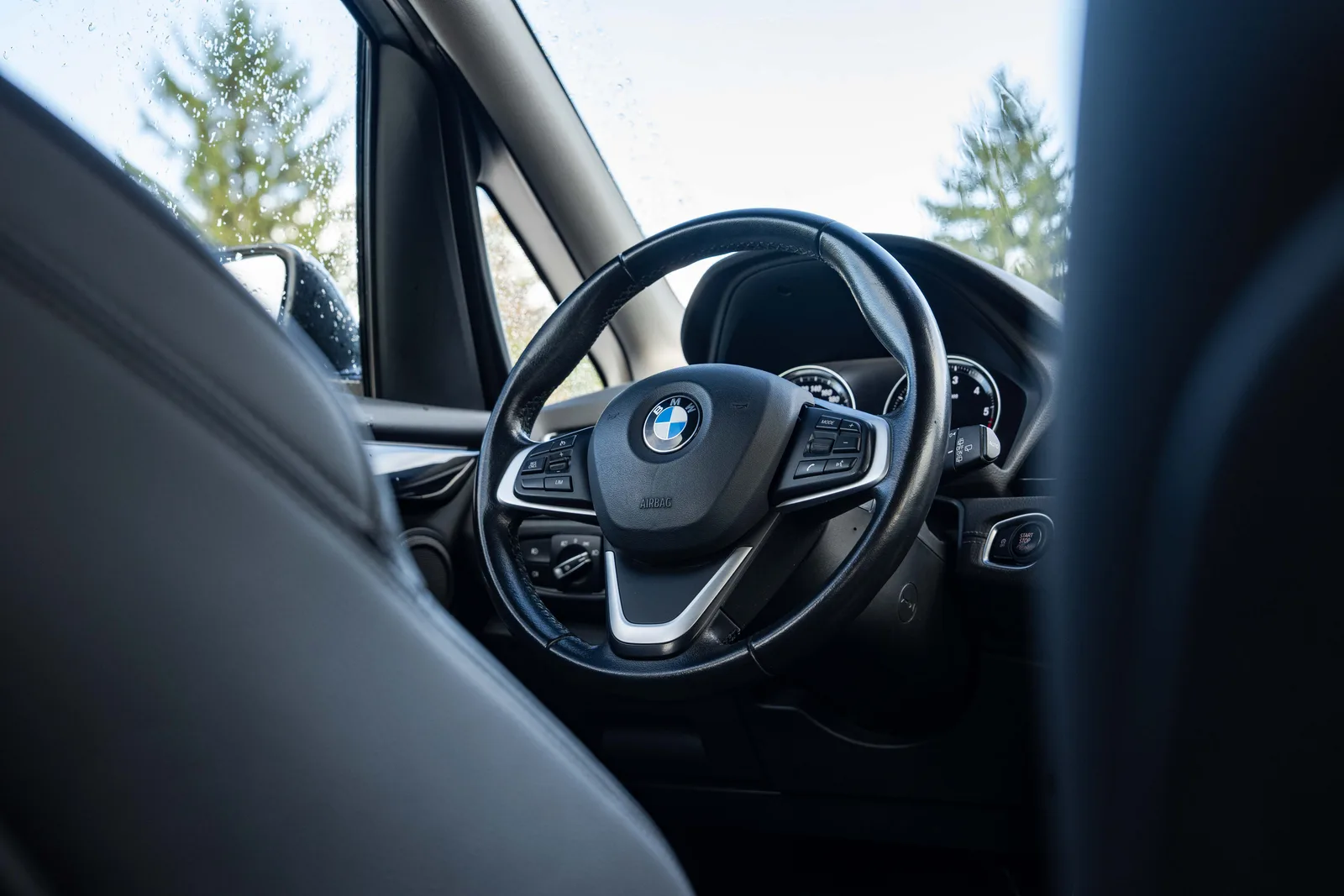 BMW Seria 2 — zdjęcie 19 z 24