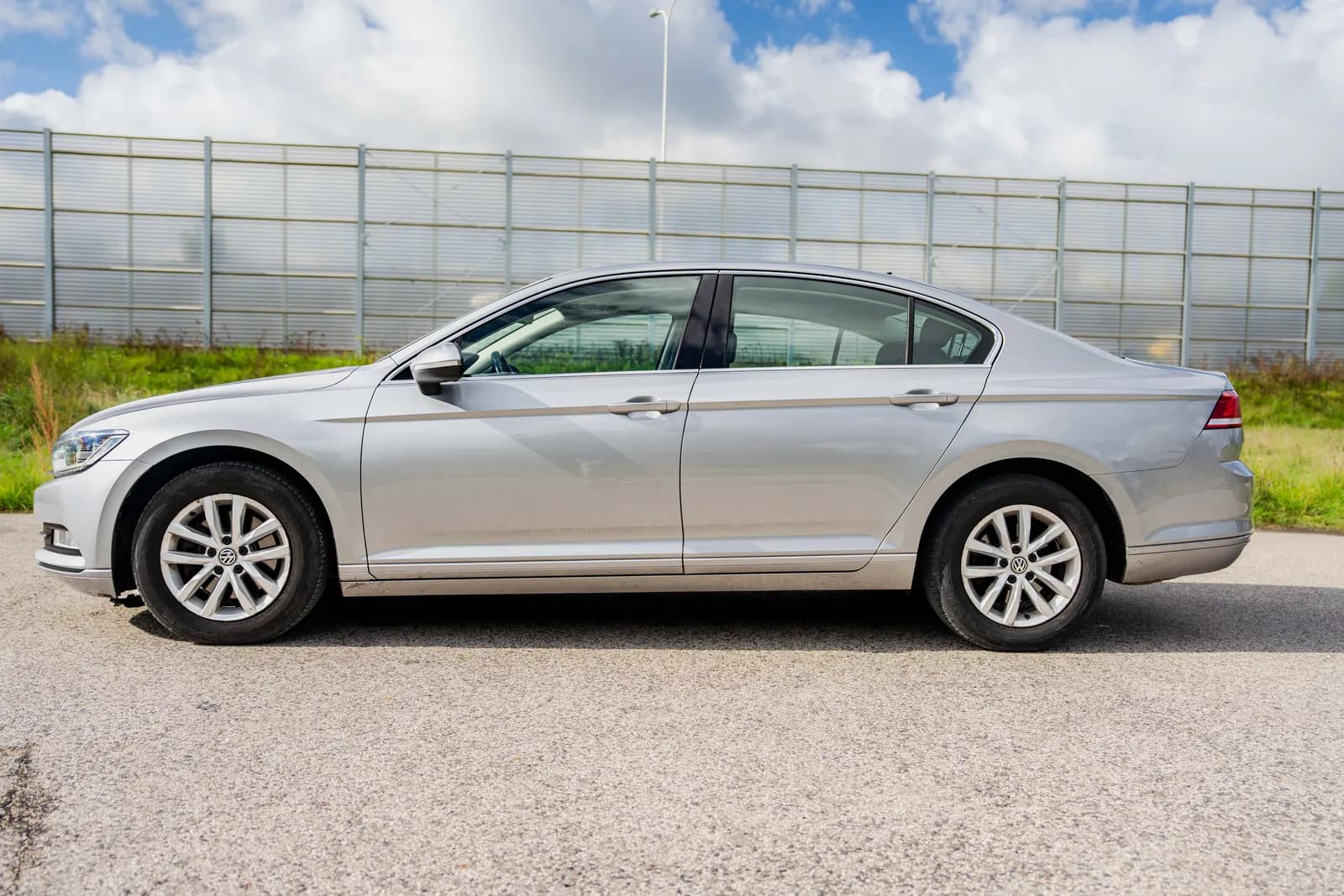 Volkswagen Passat — zdjęcie 10 z 28