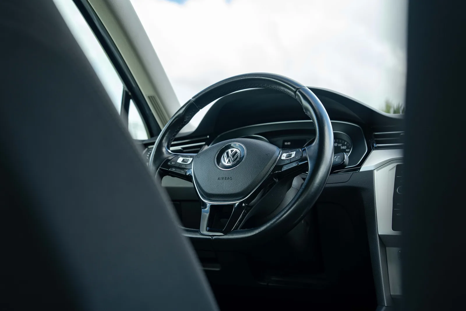 Volkswagen Passat — zdjęcie 19 z 28