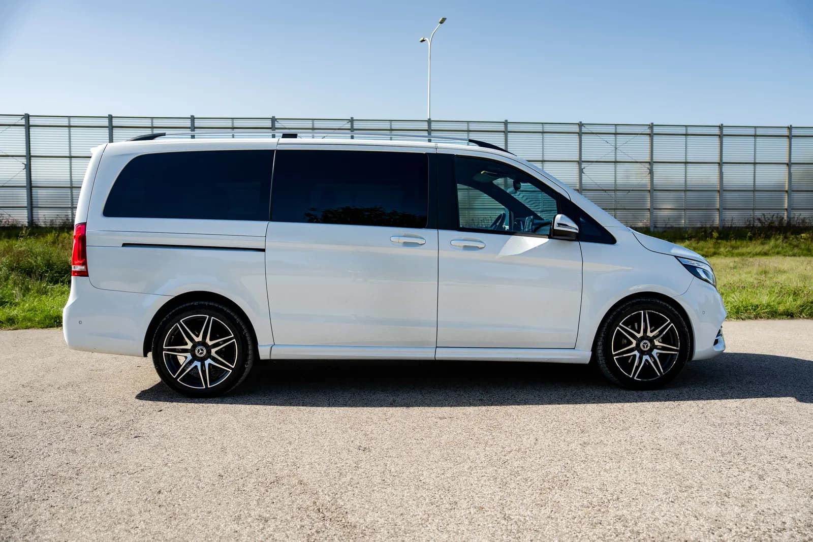 Mercedes-Benz V Klasa — zdjęcie 9 z 25