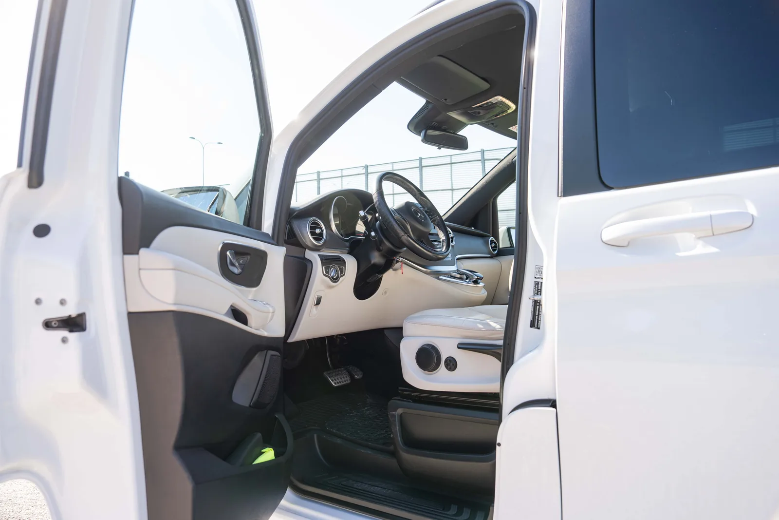 Mercedes-Benz V Klasa — zdjęcie 16 z 25