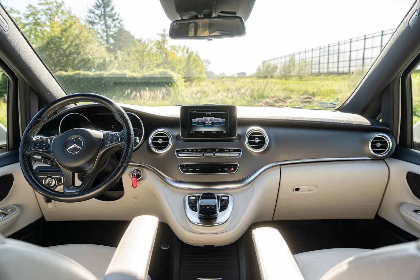 Mercedes-Benz V Klasa — zdjęcie 21 z 25