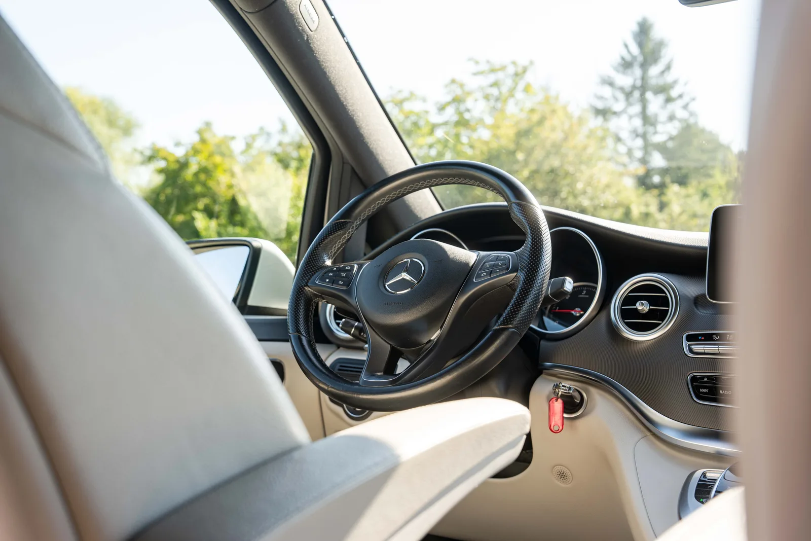 Mercedes-Benz V Klasa — zdjęcie 23 z 25