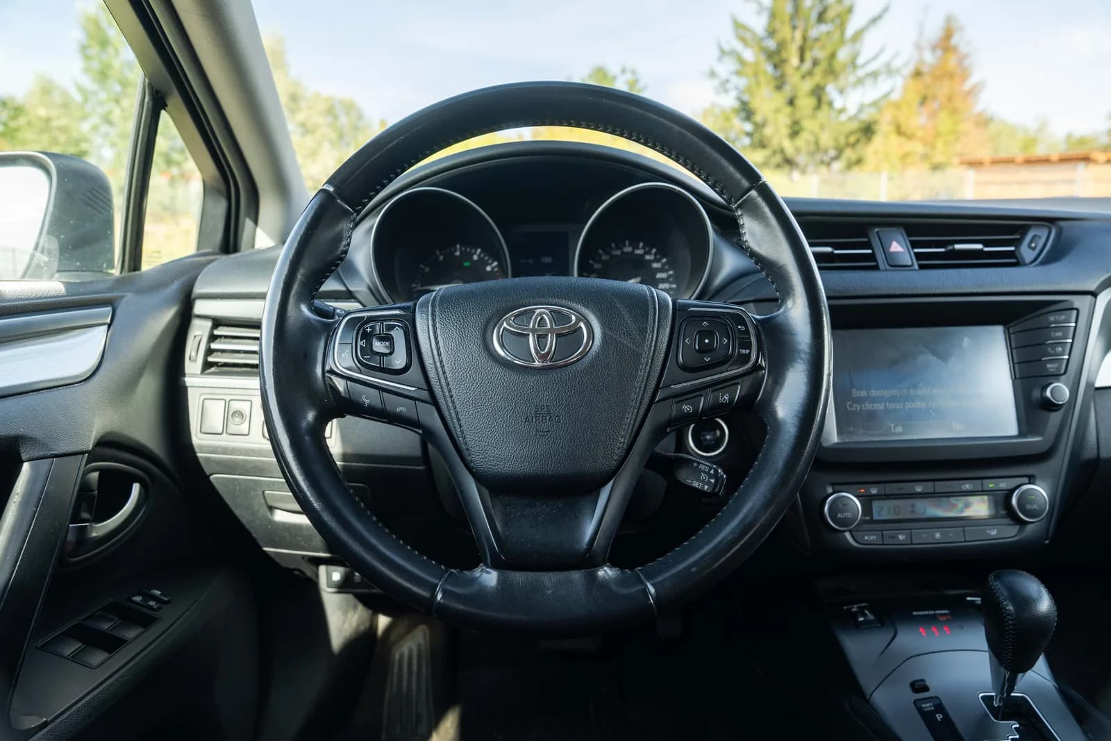 Toyota Avensis — zdjęcie 21 z 26