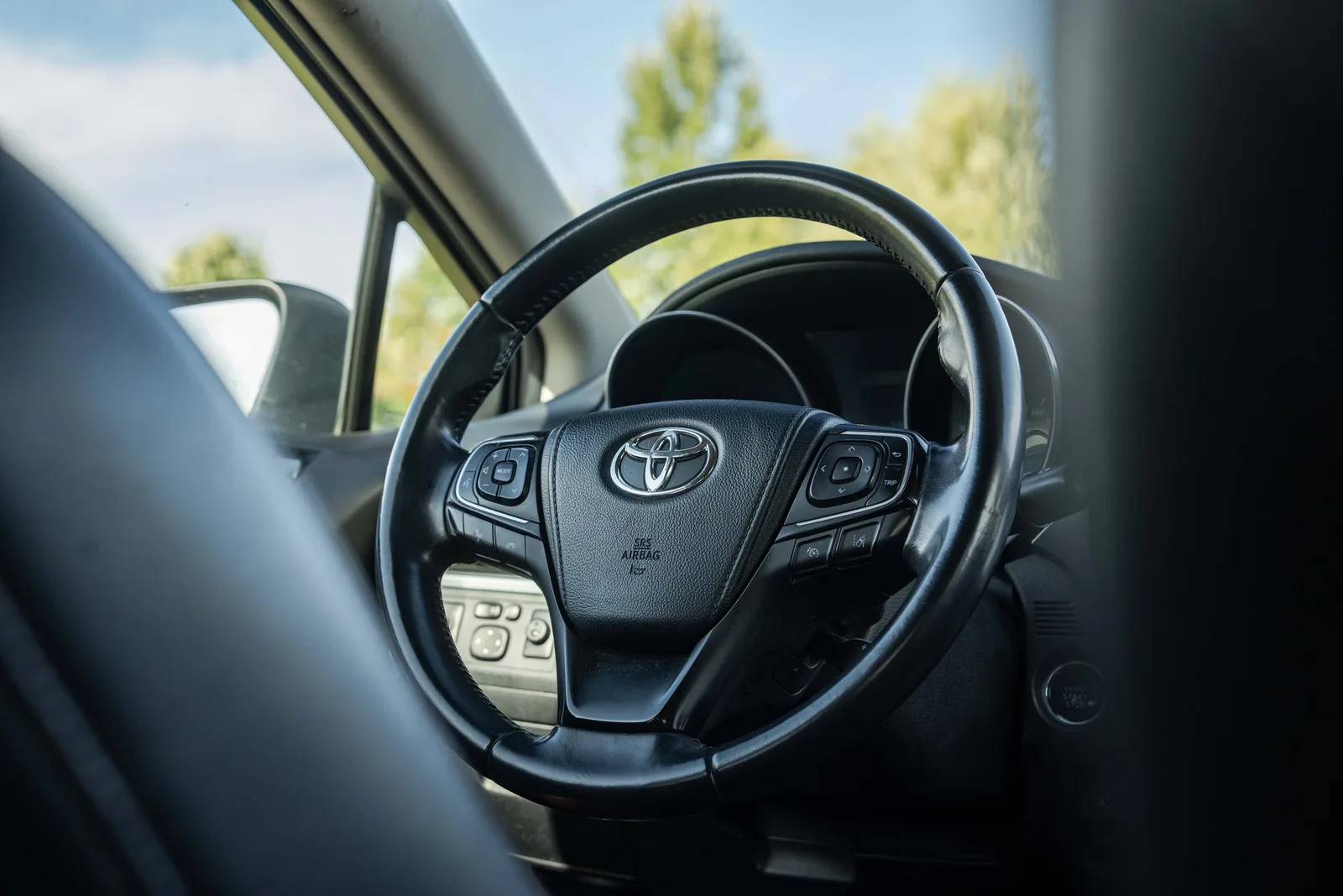 Toyota Avensis — zdjęcie 23 z 26