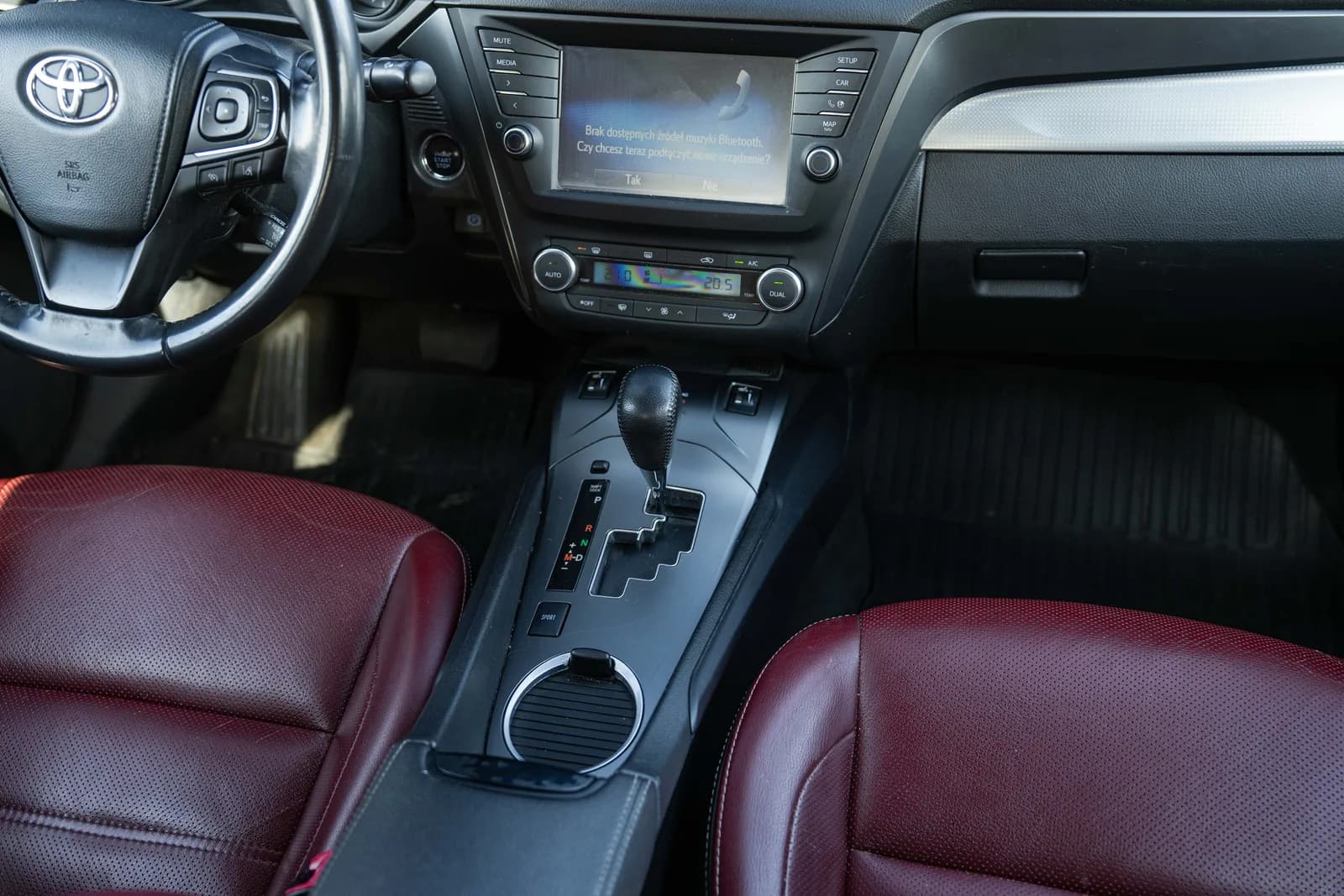 Toyota Avensis — zdjęcie 25 z 26