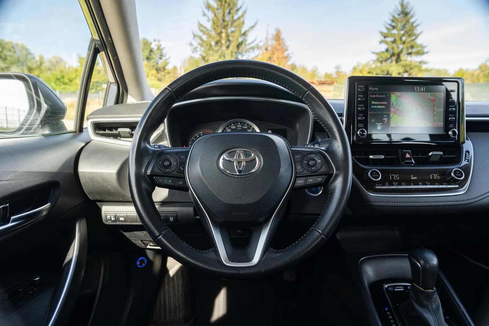 Toyota Corolla — zdjęcie 21 z 27