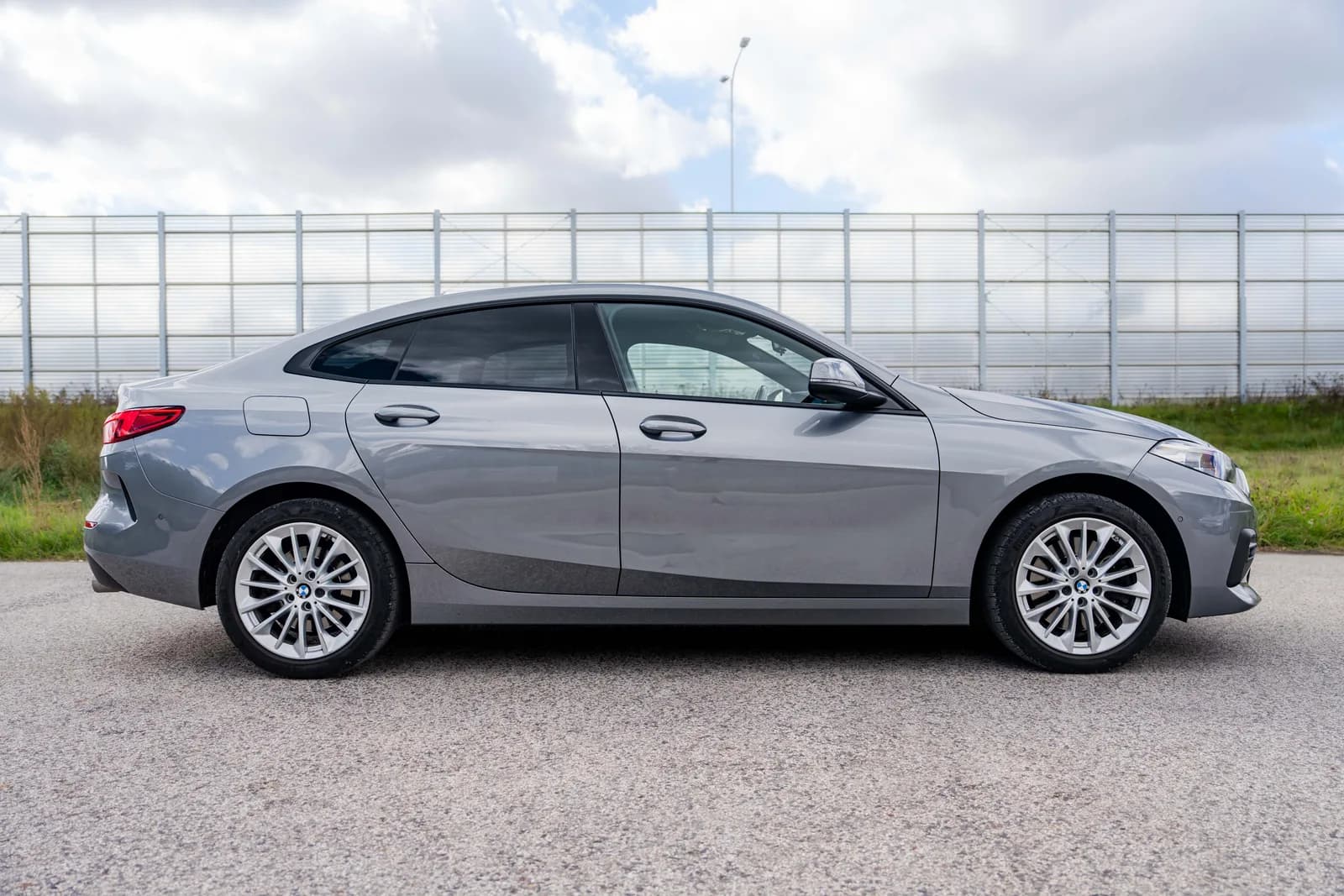 BMW Seria 2 — zdjęcie 9 z 27