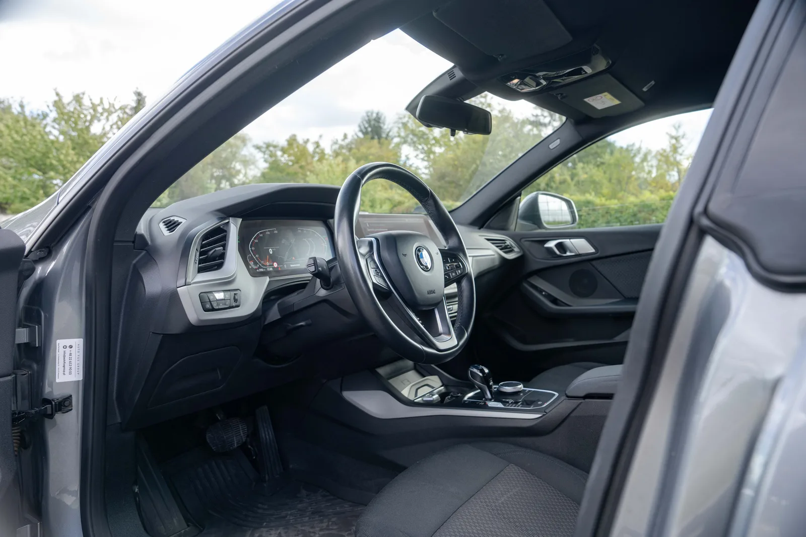 BMW Seria 2 — zdjęcie 17 z 27