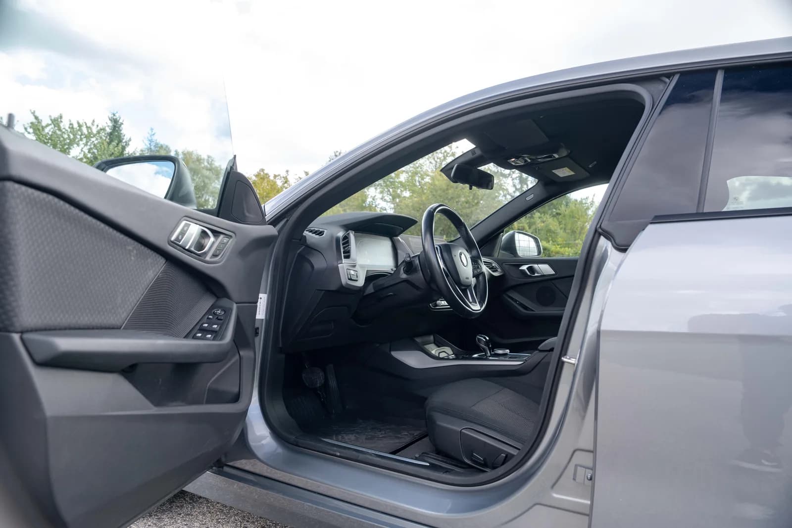 BMW Seria 2 — zdjęcie 16 z 27