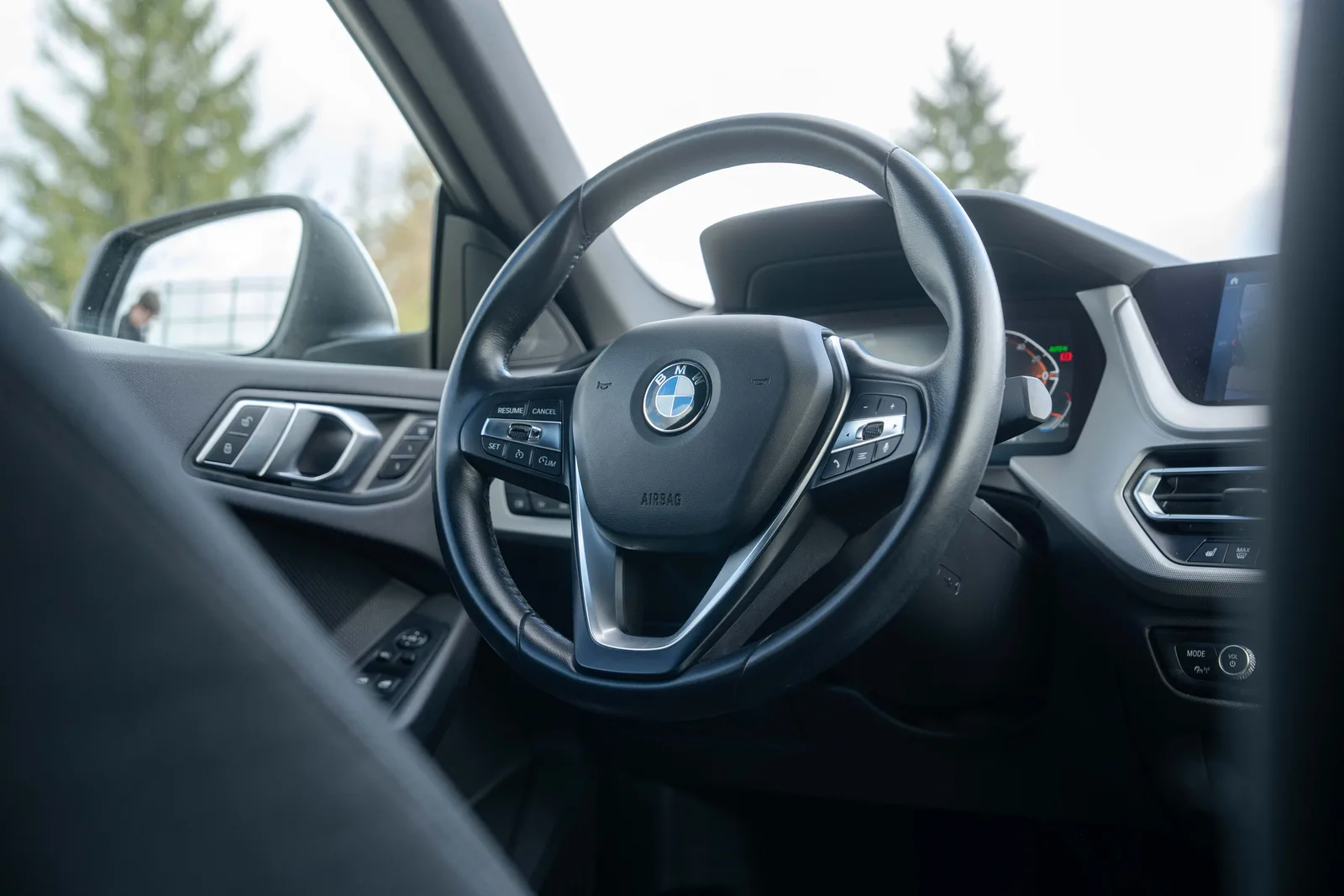 BMW Seria 2 — zdjęcie 21 z 27