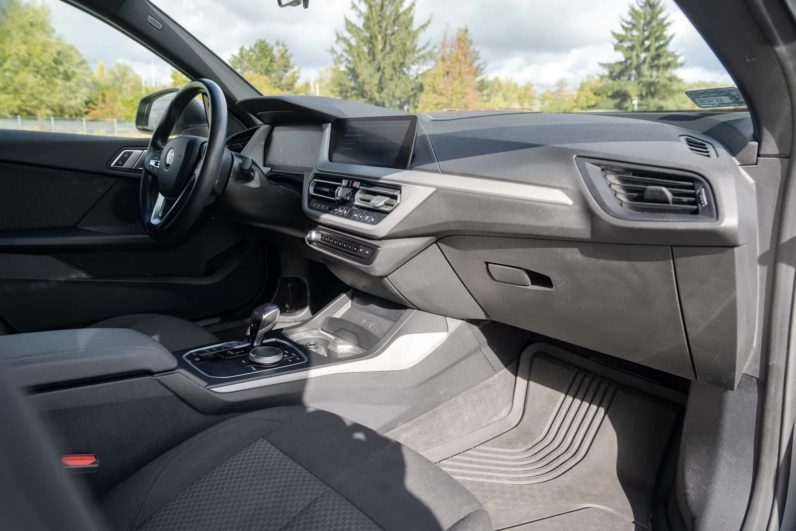 BMW Seria 2 — zdjęcie 24 z 27