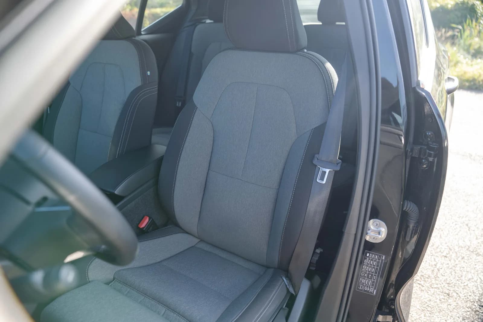 Volvo XC 40 — zdjęcie 25 z 27