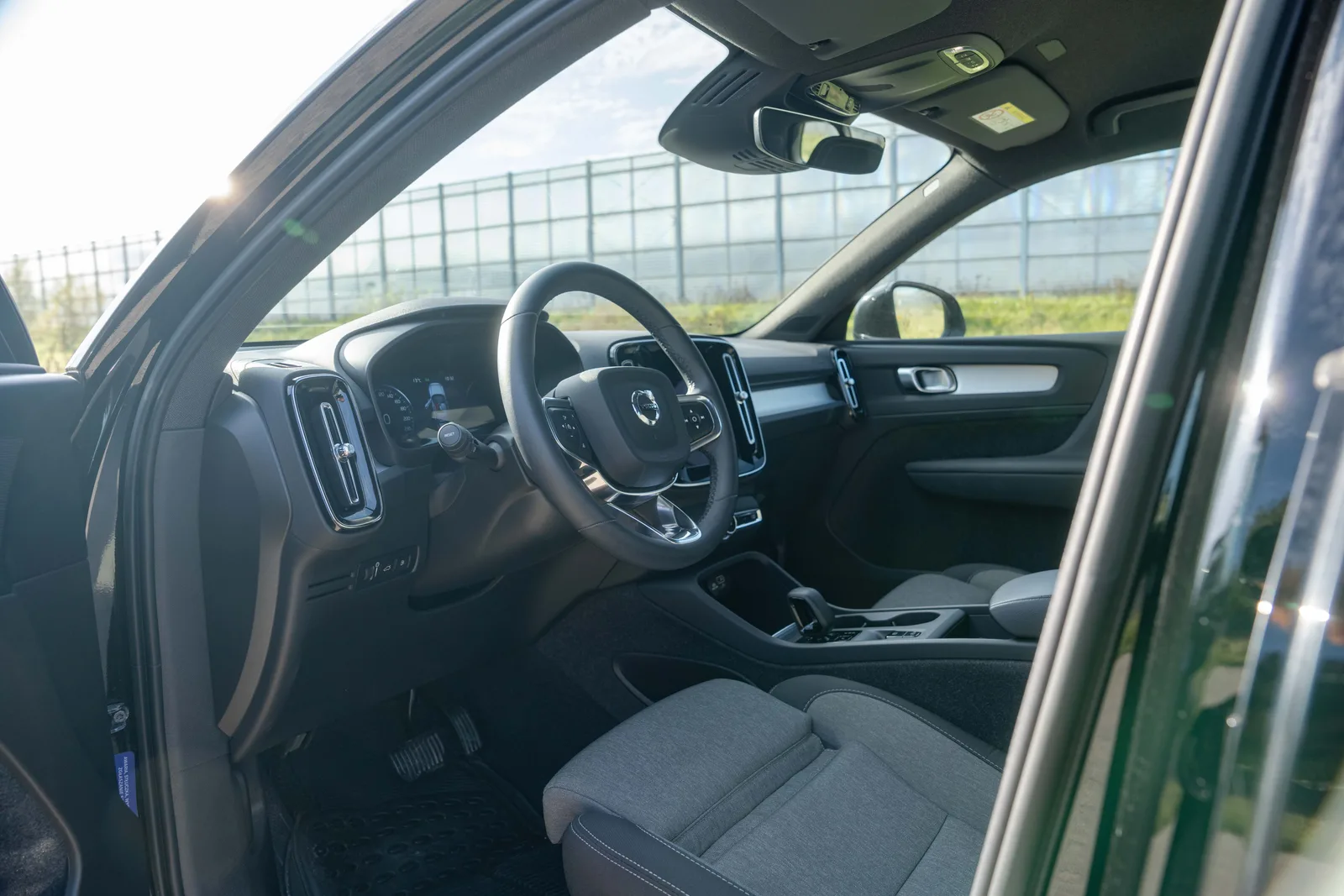 Volvo XC 40 — zdjęcie 17 z 27