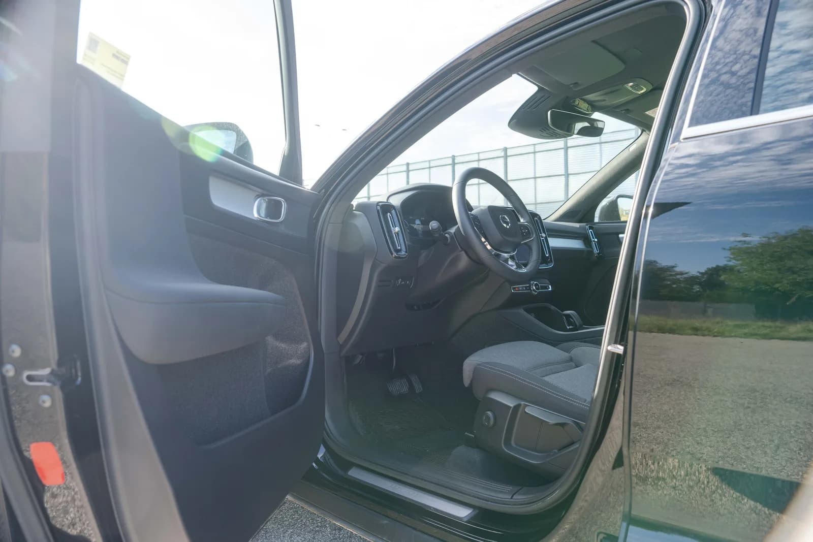 Volvo XC 40 — zdjęcie 16 z 27