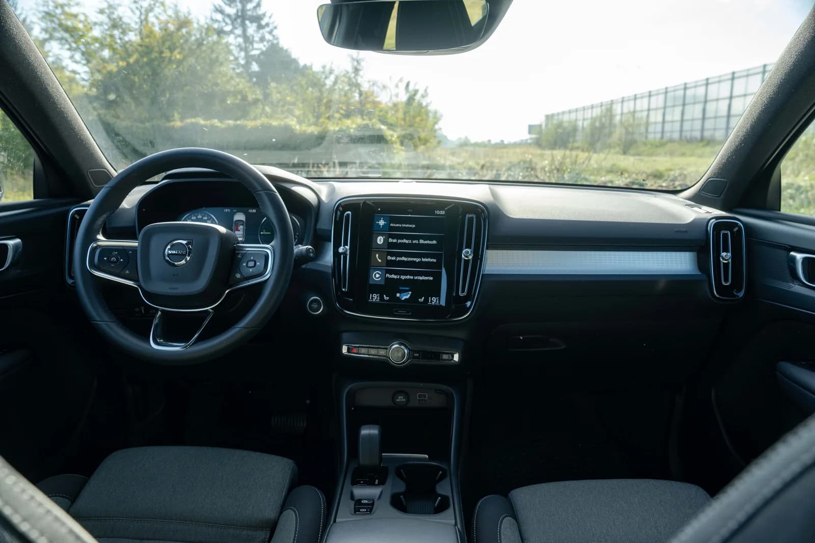 Volvo XC 40 — zdjęcie 19 z 27