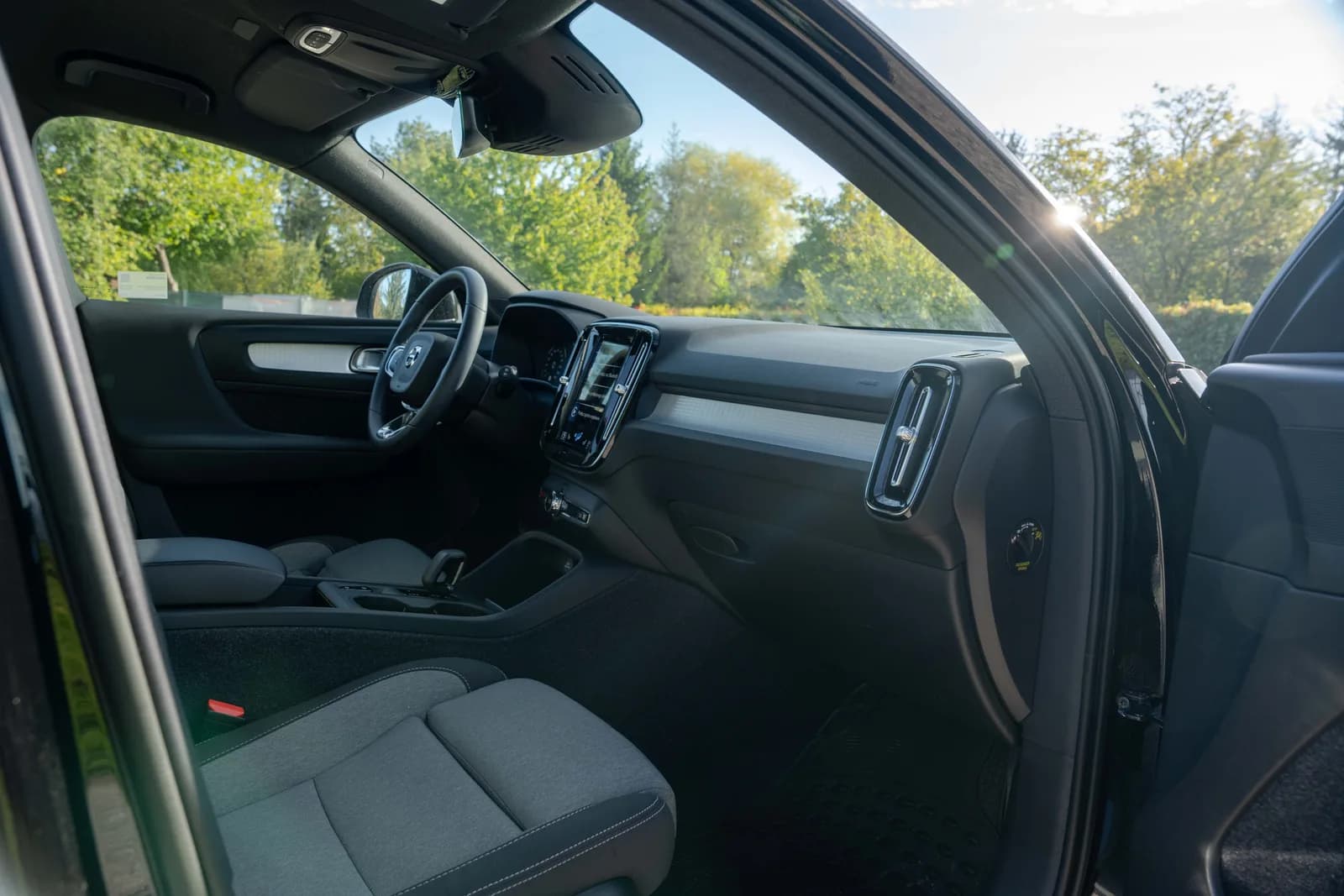 Volvo XC 40 — zdjęcie 22 z 27