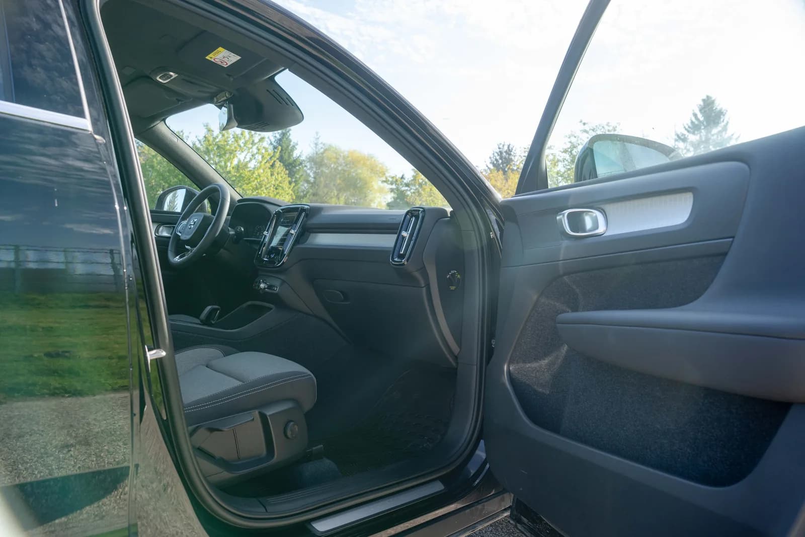 Volvo XC 40 — zdjęcie 23 z 27