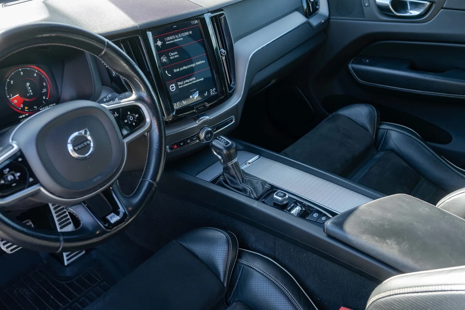Volvo XC 60 — zdjęcie 18 z 26