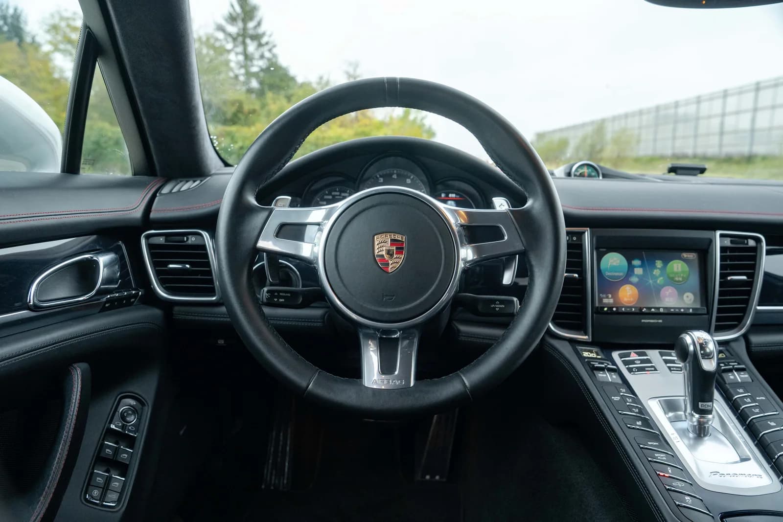 Porsche Panamera — zdjęcie 19 z 30