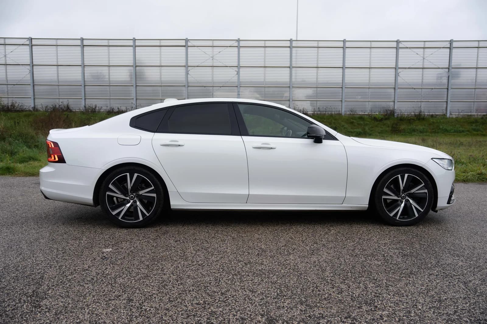 Volvo S90 — zdjęcie 9 z 29
