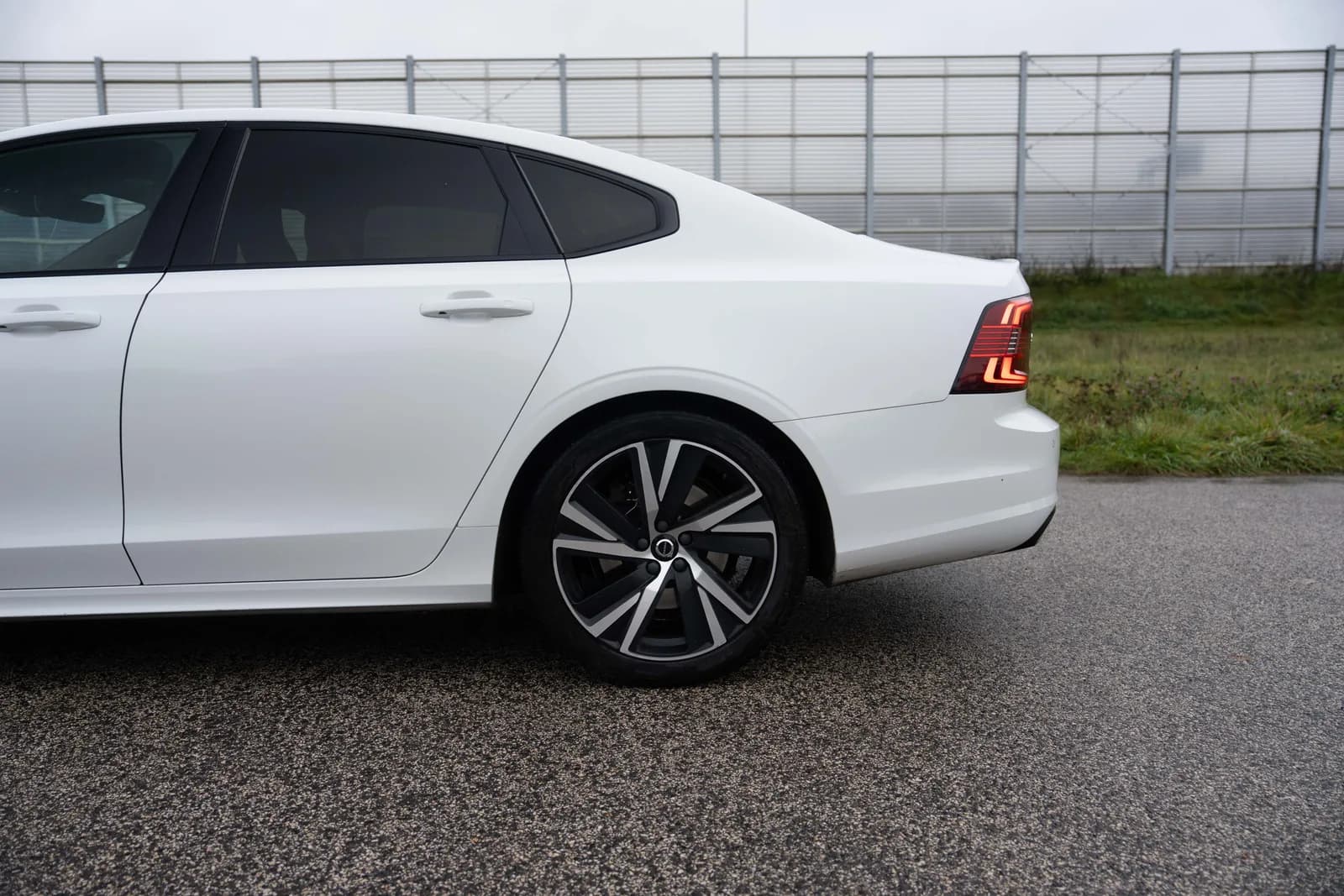 Volvo S90 — zdjęcie 12 z 29