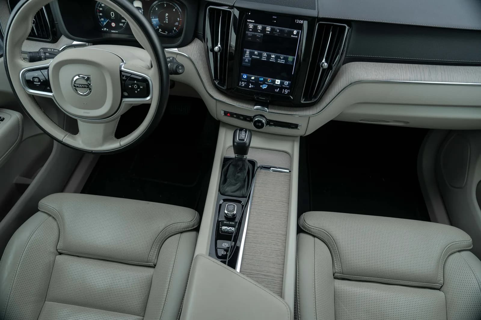 Volvo XC 60 — zdjęcie 20 z 29