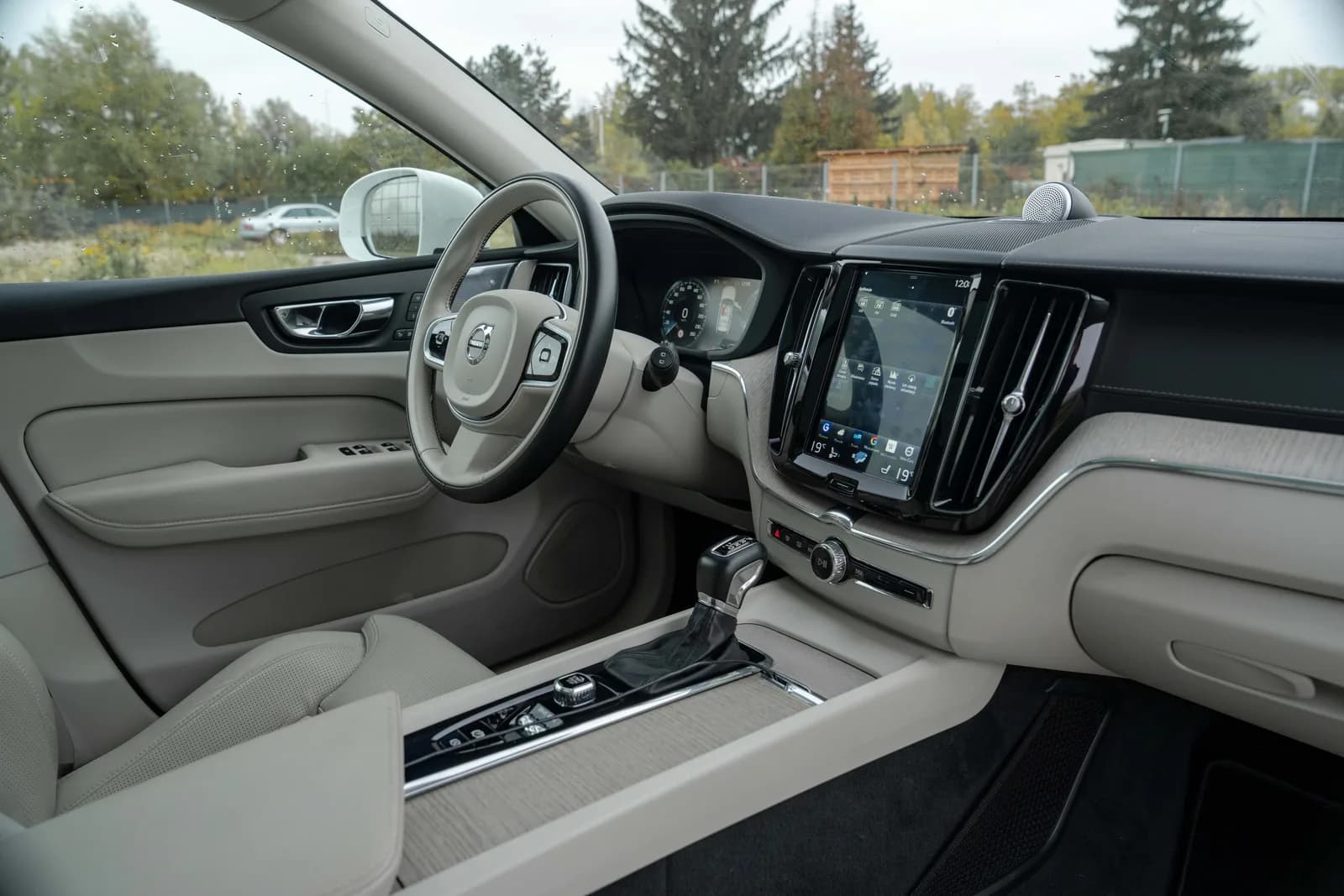 Volvo XC 60 — zdjęcie 22 z 29