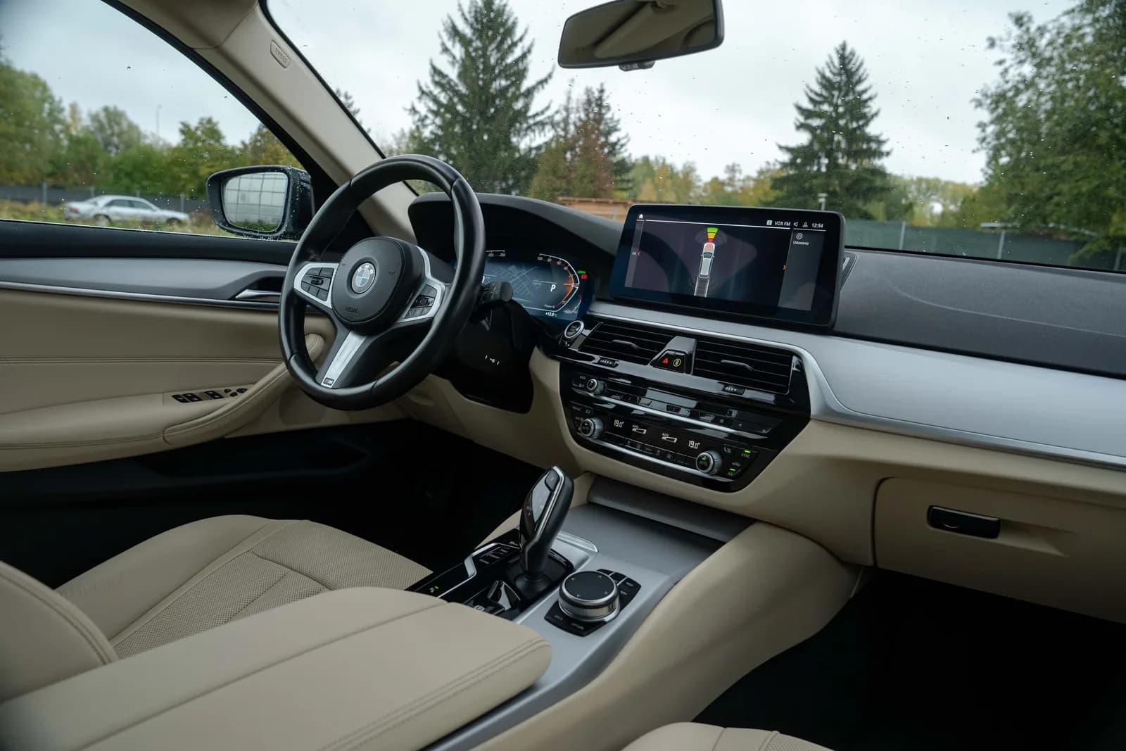 BMW Seria 5 — zdjęcie 21 z 25