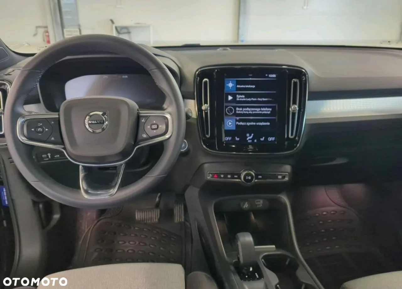 Volvo XC 40 — zdjęcie 5 z 7