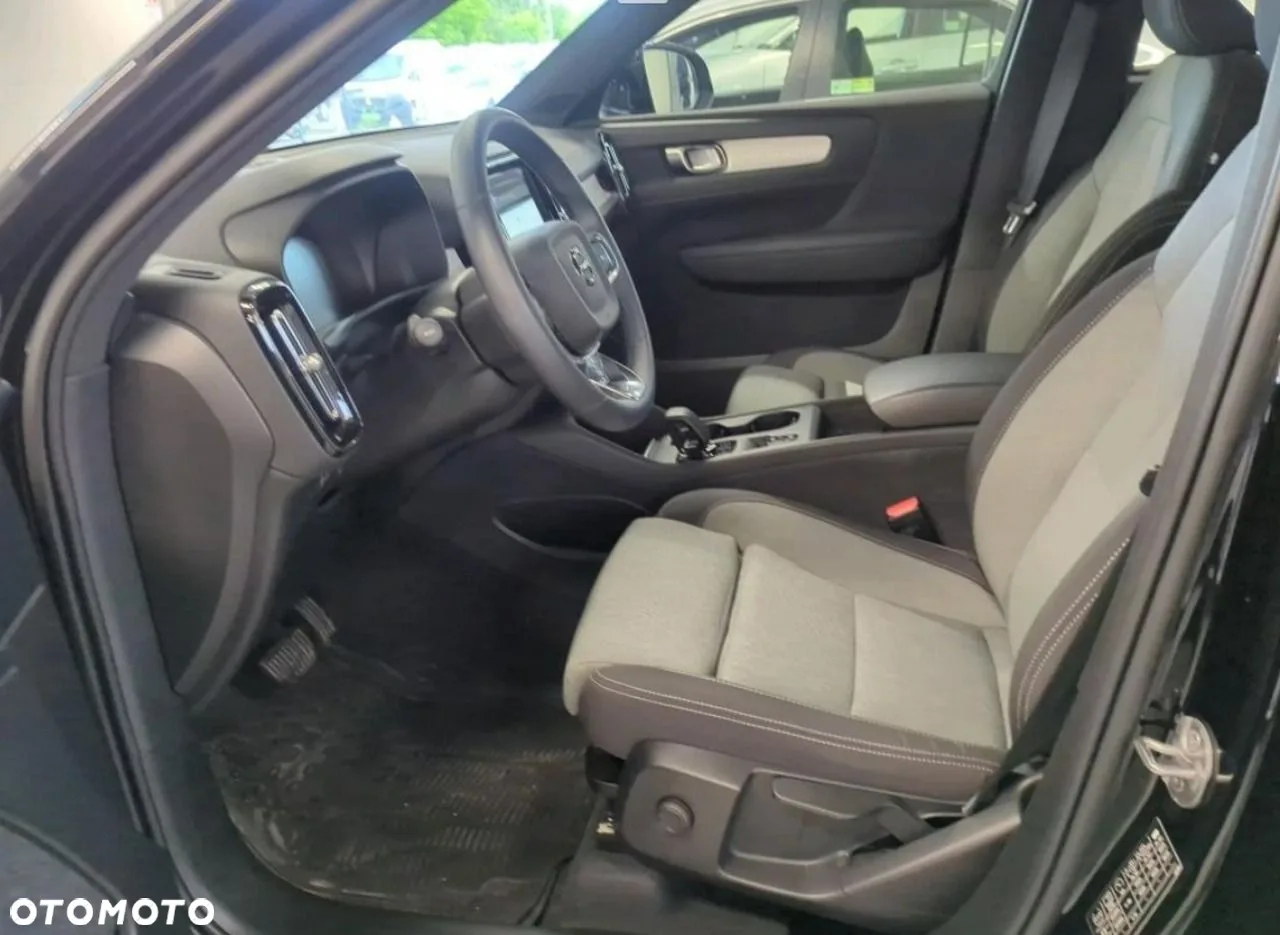 Volvo XC 40 — zdjęcie 6 z 7