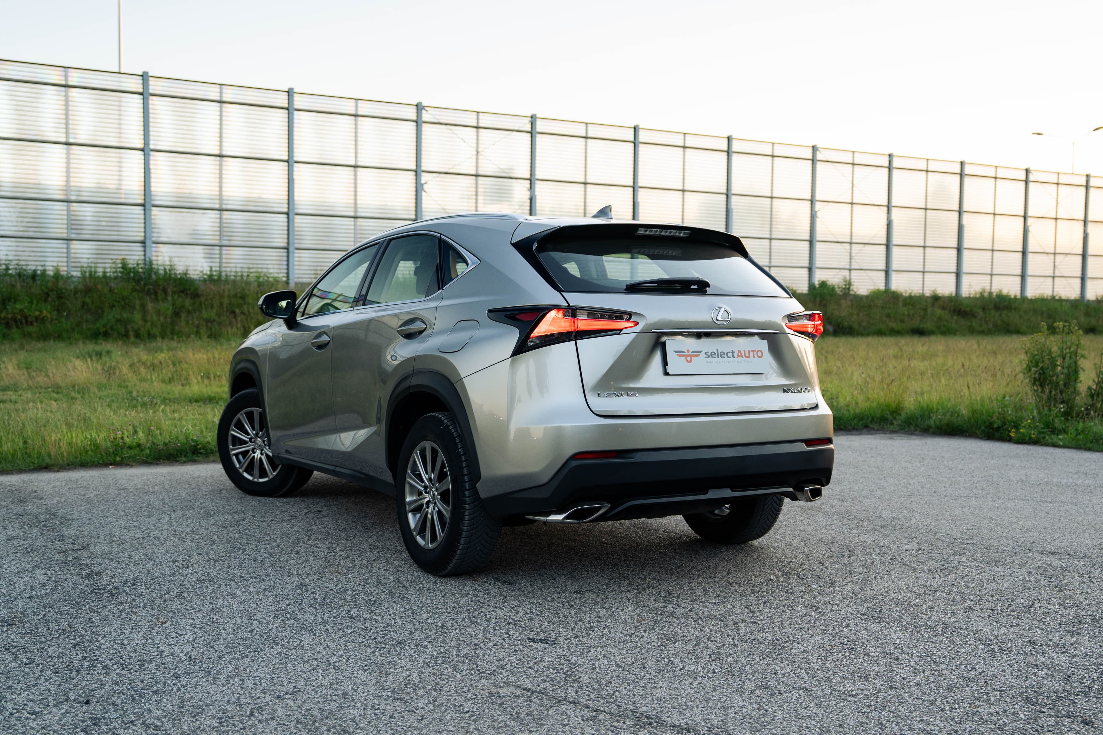 Lexus NX zdjęcie 4